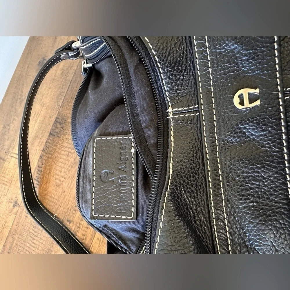 Beautiful Etienne Aigner black leather handbag in great condition